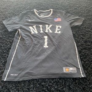 🏀 Nike Dri-fit Tee 🇺🇸